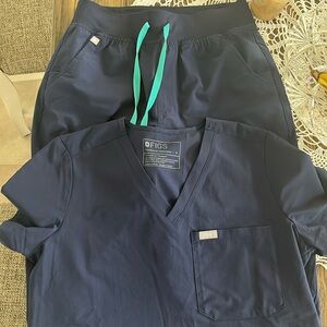 FIGS Scrubs FREEx Fabric - Navy
